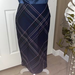 New York &Co pencil skirt-  with slit on left side- Size Medium